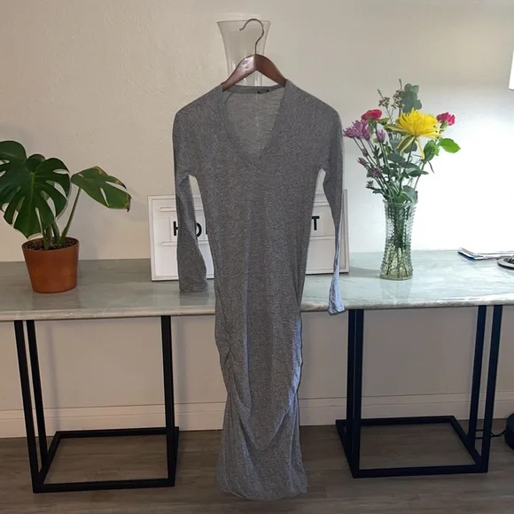 NWOT V-neck shirred dress - Picture 4 of 8